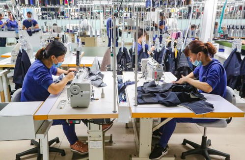 科技賦能打造智能工廠,將 私人定制 服裝搬上現(xiàn)代流水線